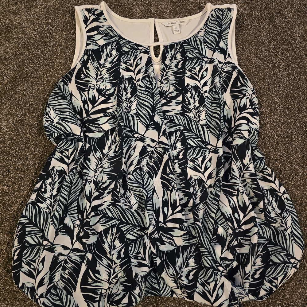 41 Hawthorn Navy and White Leaf-Print Sleeveless Tank